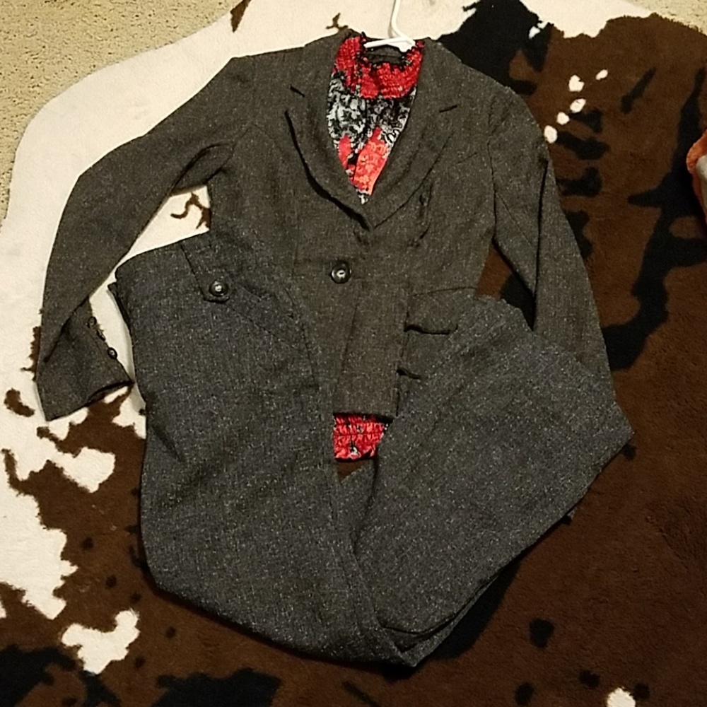 Juniors pant suit and camisole